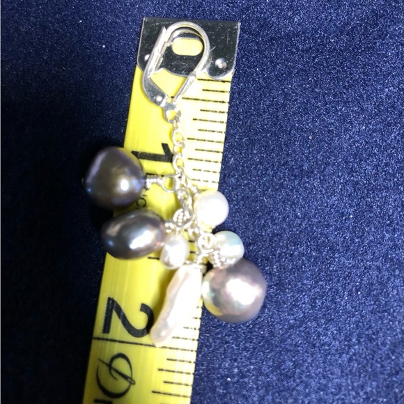 Handcrafted Sterling silver grey & white freshwater pearl earrings - Picture 5 of 6